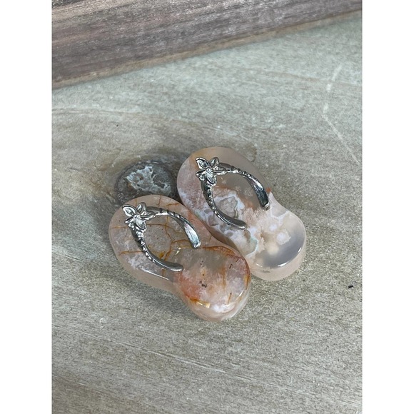 Miniature Flower Agate Flip Flop, Tiny Carvings - Picture 7 of 9